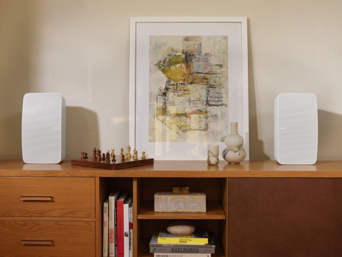 Zwei Sonos Five (Bild: Sonos)